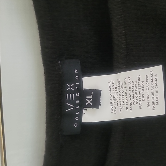 A knit tank top, size XL, black, used in great condition. - Picture 2 of 3